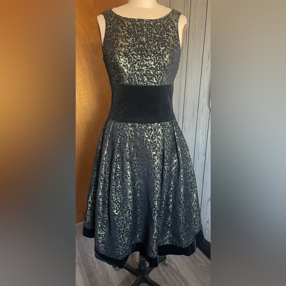 Julien Paris size 2 metallic gold black sleeveless dress - Picture 1 of 12